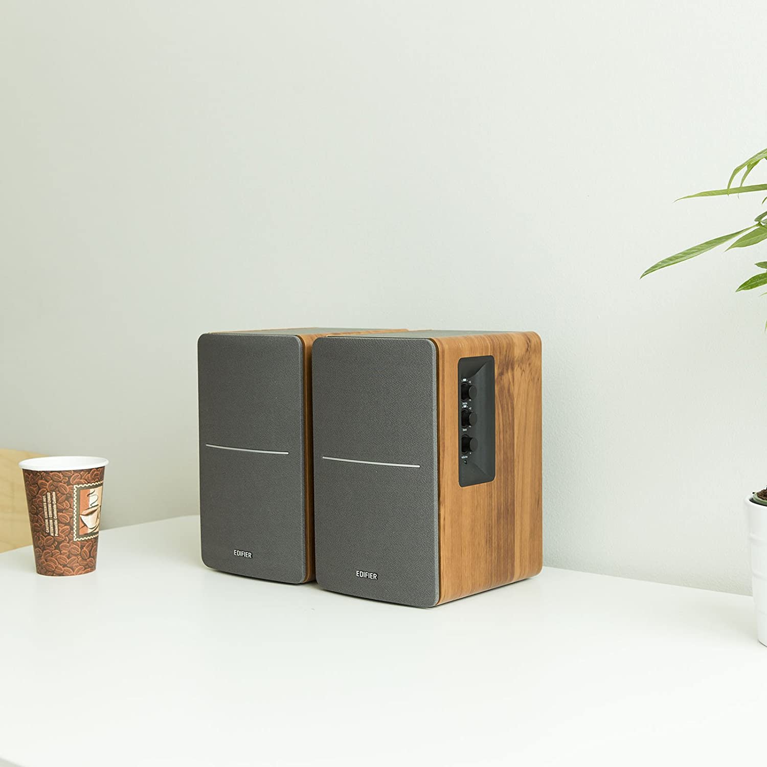 Edifier R1280DB Powered Bluetooth Bookshelf Speakers